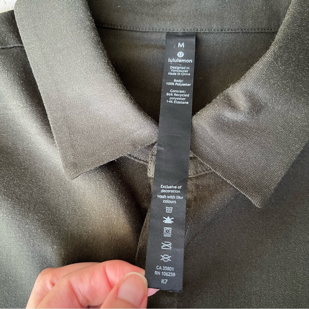 Lululemon Men's Slim Fit Button Down Shirt M Hidden Zip Pocket Business Casual - Picture 2 of 13